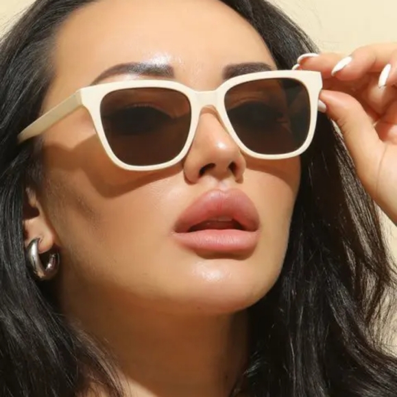 Sunglasses' Bundle 👓 - Picture 3 of 4